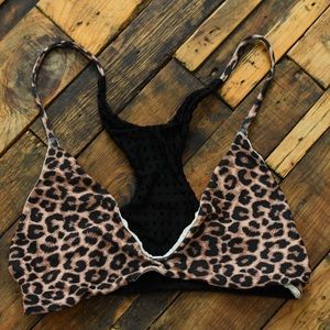 Acacia cheetah Jaws top